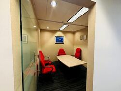 Gateway East (D7), Office #627359951